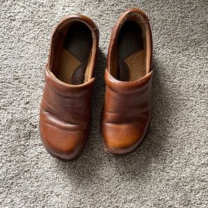 b.o.c. by Born Brown Leather Clog type shoe Size 7B/ 38